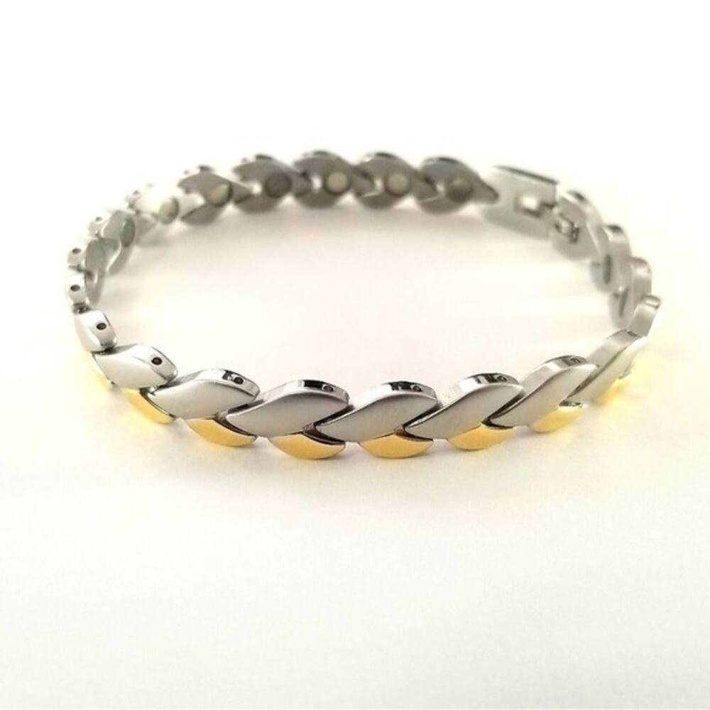 New‎ Stainless steel magnetic bracelet 7.5 inches
